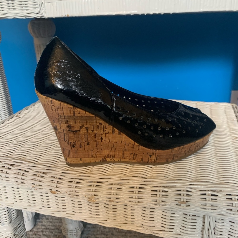 🌹 4/$30 Peep toe wedge heels